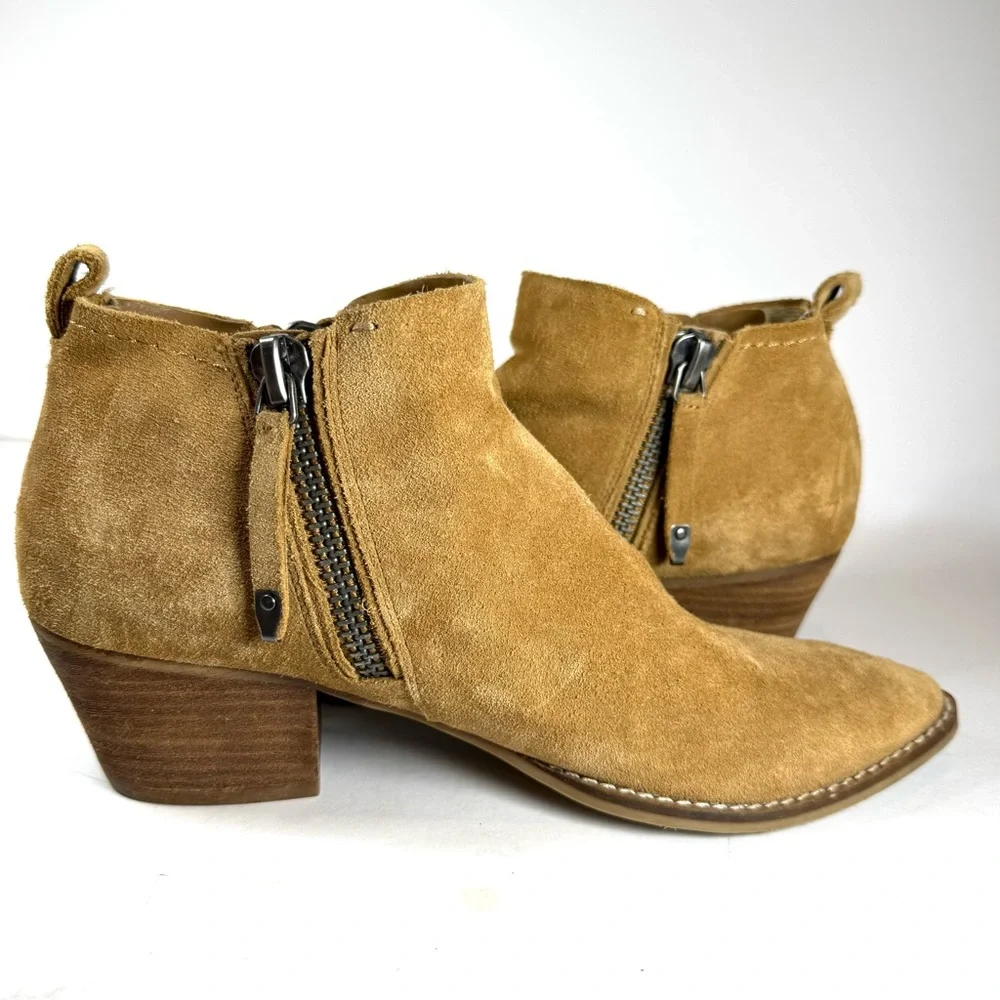 Dolce Vita Women's Tan Suede Side Zipper Pointed‎ Toe Ankle Boots Size 8.5